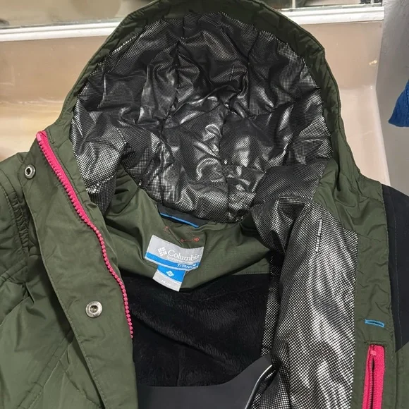 NWT Columbia Horizon Ride II Insulated Hooded JacketGreen Girl Size (14/16)